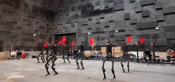 人形機器人02.gif
